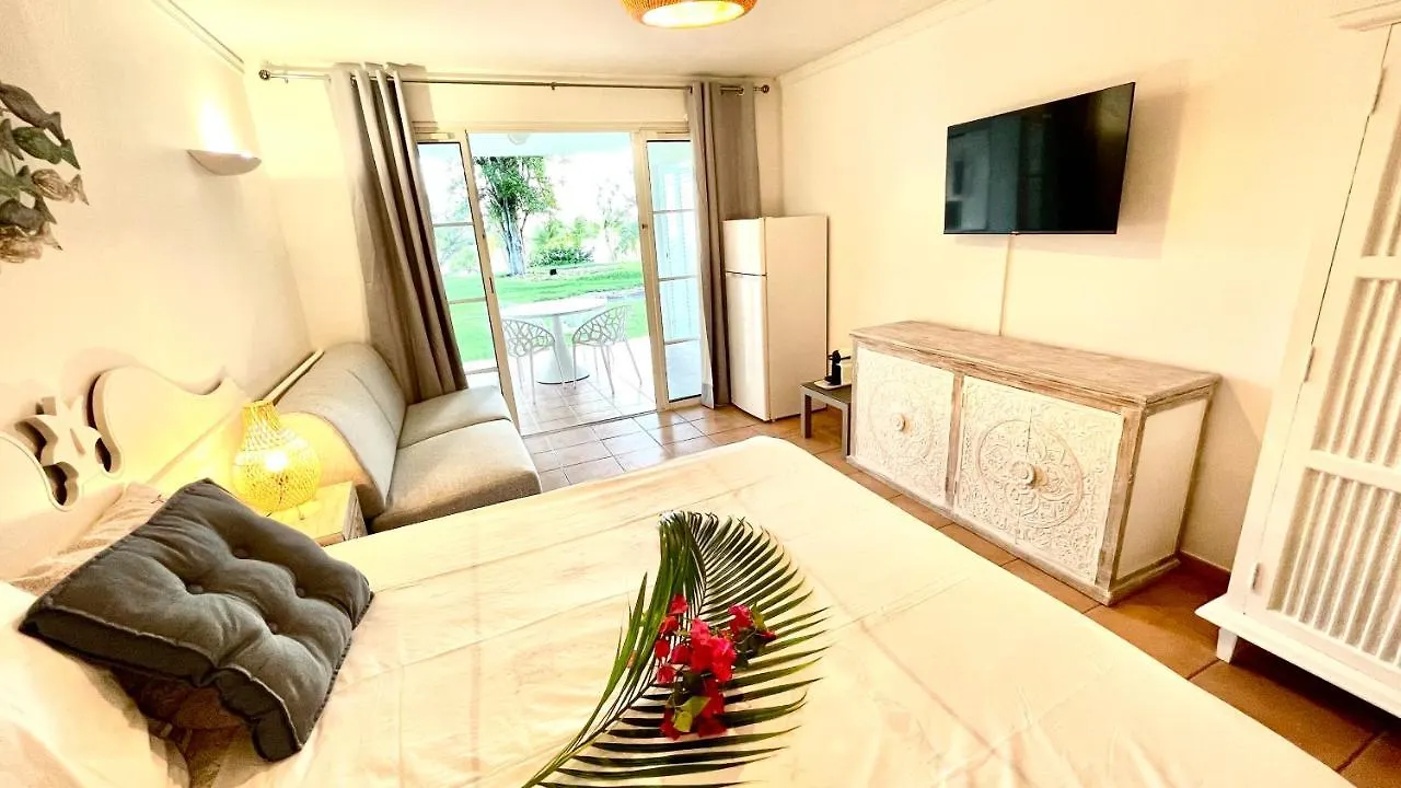 Sur La Plage, Village Vacances Sainte-Anne 0*, サンタンヌ グアドループ