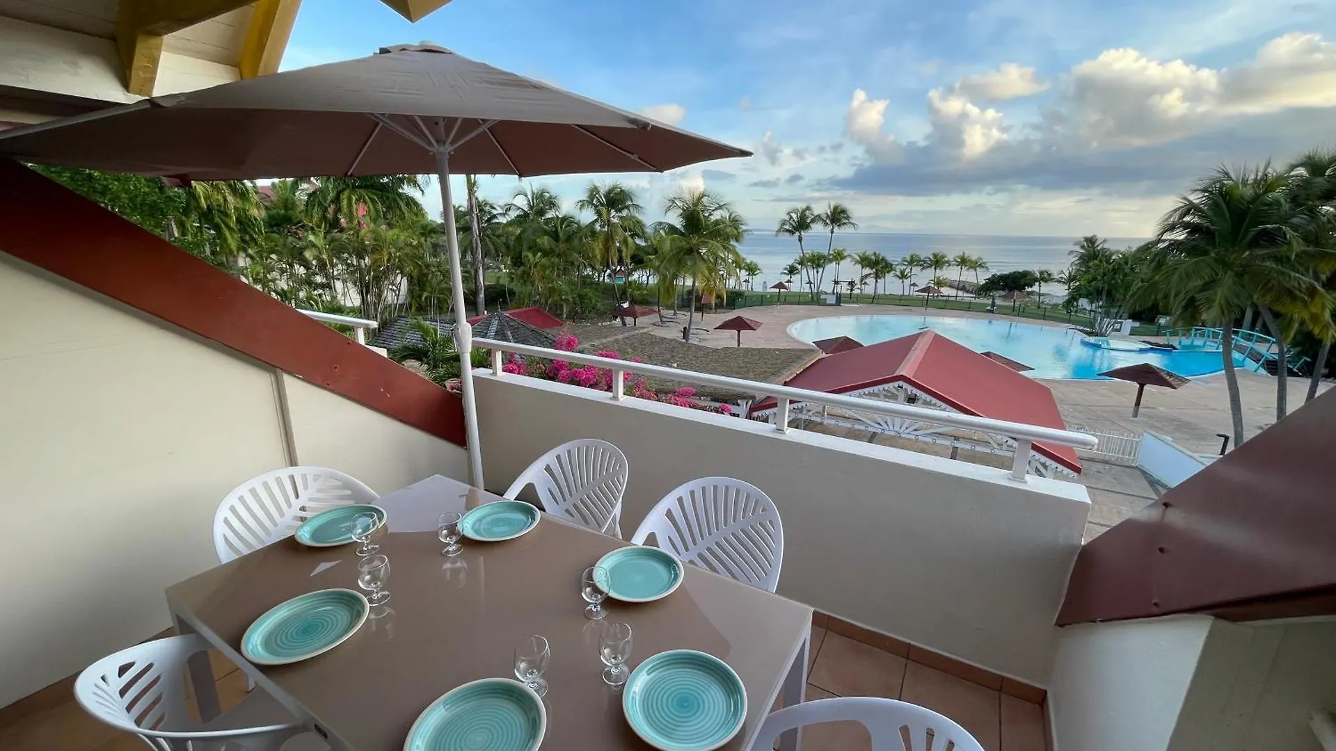Sur La Plage, Village Vacances Sainte-Anne 0*, サンタンヌ グアドループ